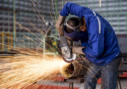 Metallbauer (m/w/d) (© S.Tipchai - fotolia) Metallbauer (m/w/d) (© S.Tipchai - fotolia)